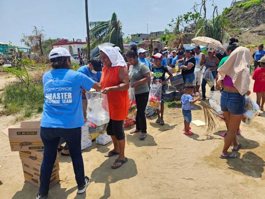 Food distribution 1 - Zalathiel Rodriguez